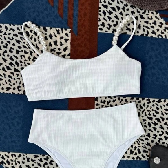 FAUX PEARL WHITE BIKINI TOP - Picture 4 of 4